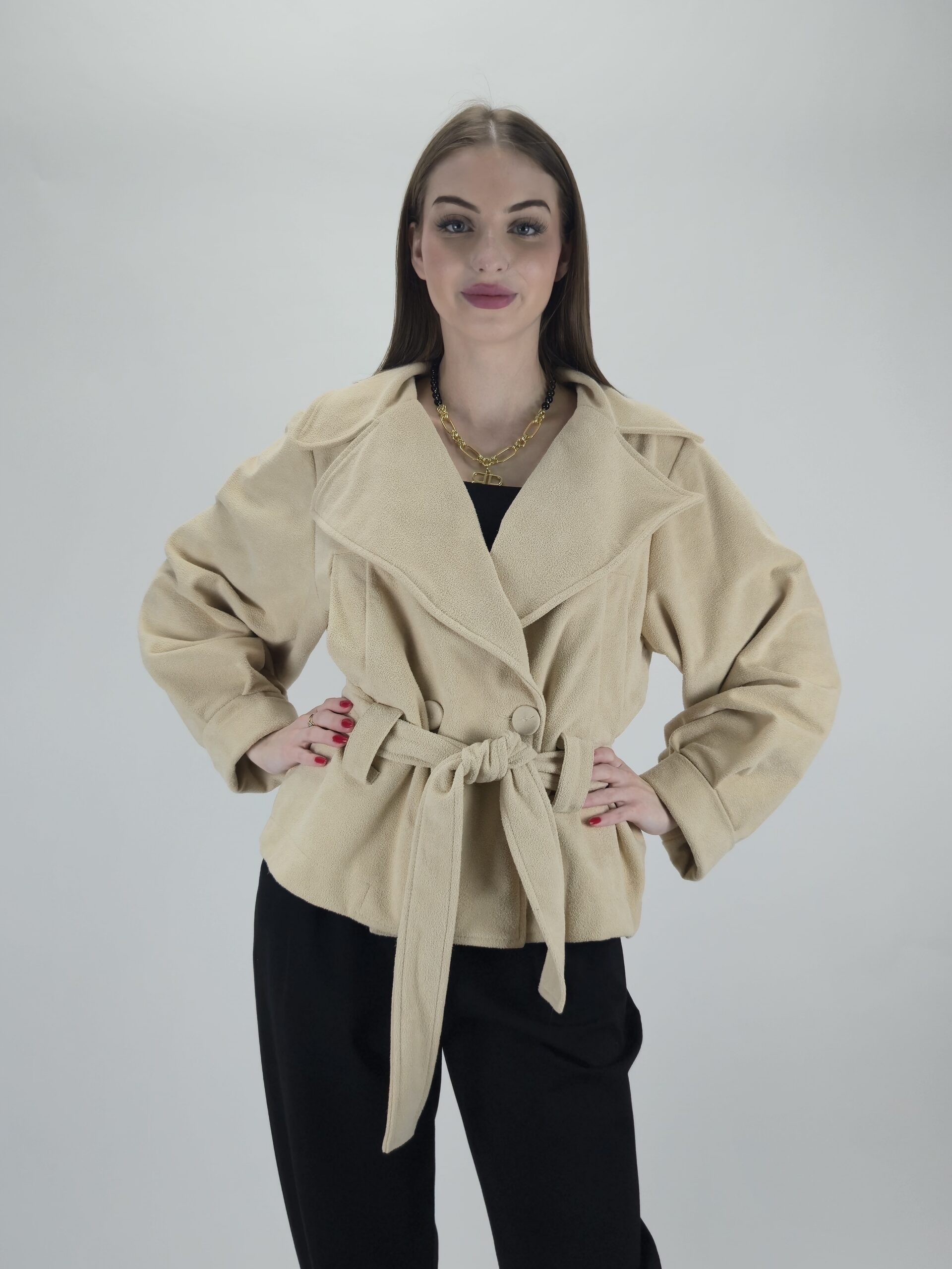 Beżowa kurtka wiosenna z wiązaniem – elegancka