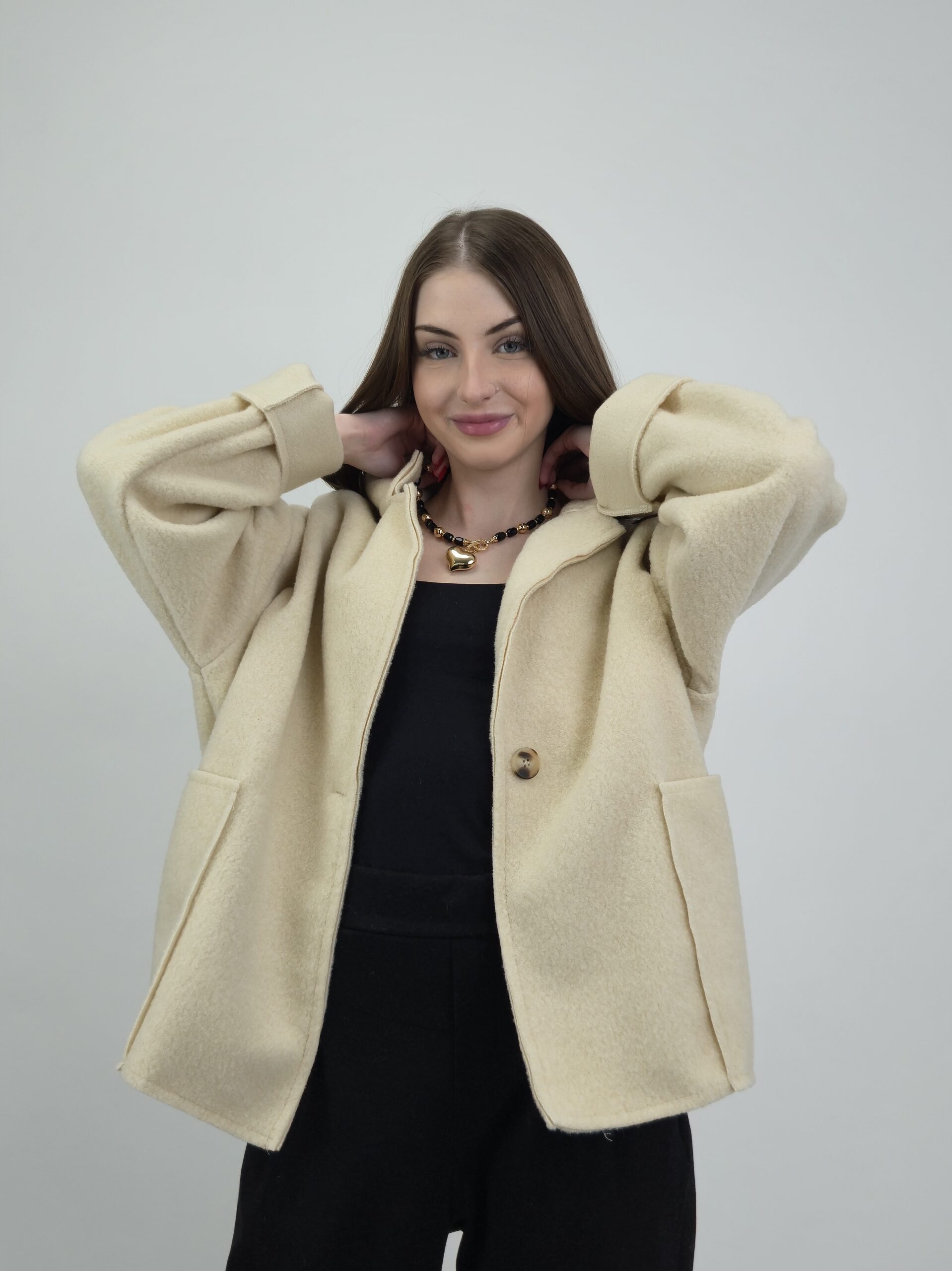 Marynarka wiosenna krótka filcowa, kolor kokos, rozmiar uniwersalny - obrazek 2