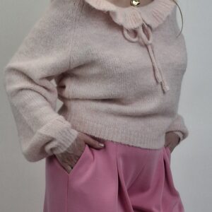 Sweter z wiązaniem i falbanką, melanżowy pudrowy róż, rozmiar uniwersalny