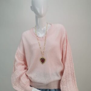 Sweter damski pastelowo różowy z koronkowym dekoltem, rozmiar uniwersalny