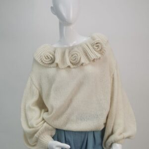 Sweter premium z falbanką różami 3 D, kokos, rozmiar uniwersalny
