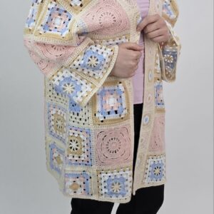 Kardigan boho handmade, styl szydełkowy, kolor pastelowy róż i beż, rozmiar uniwersalny