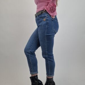 Spodnie jeansowe zwężane modelujące pasek