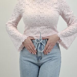 Bluzka koronkowa z motywem róż , welurowana, na stójce jasny róż, rozmiar M/L