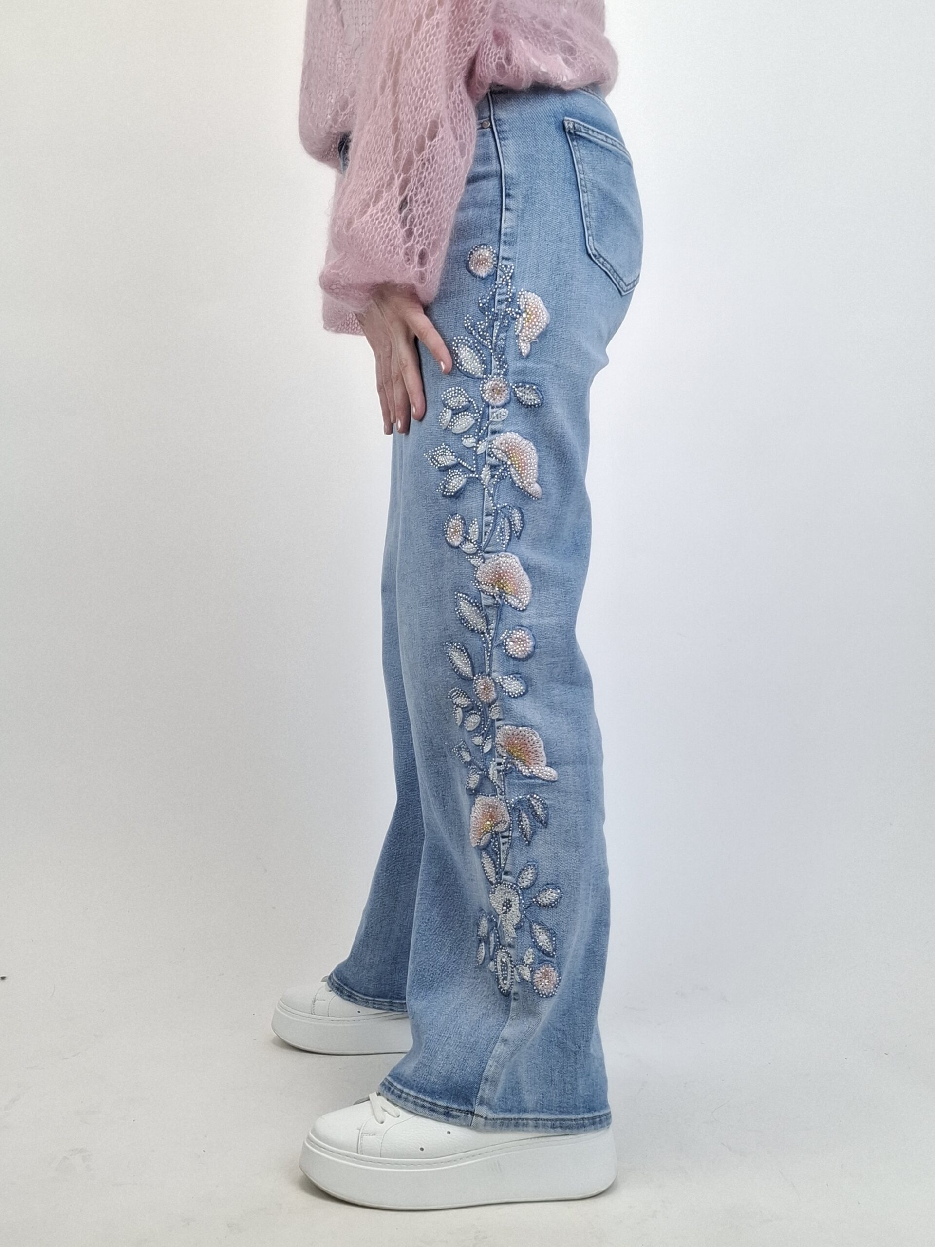 MUST HAVE!! Spodnie jeans z haftem kwiatowym - obrazek 2