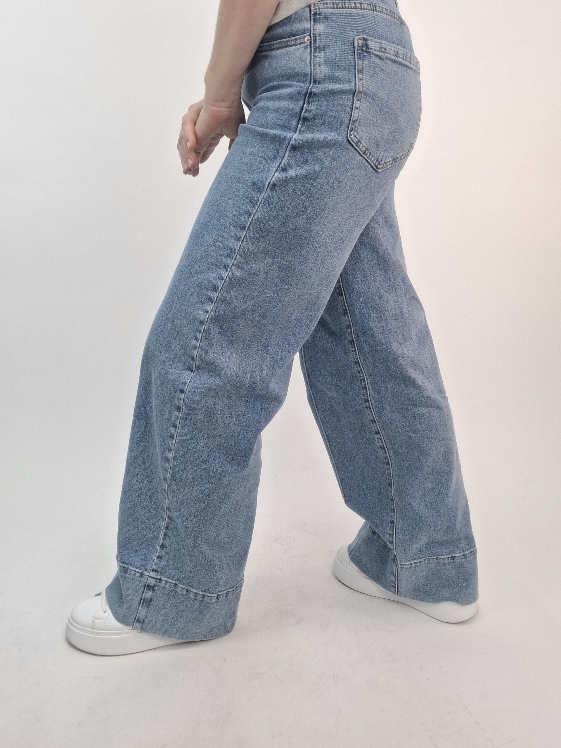 Spodnie Jeansy Wide Leg Classic Line z kantką - obrazek 3