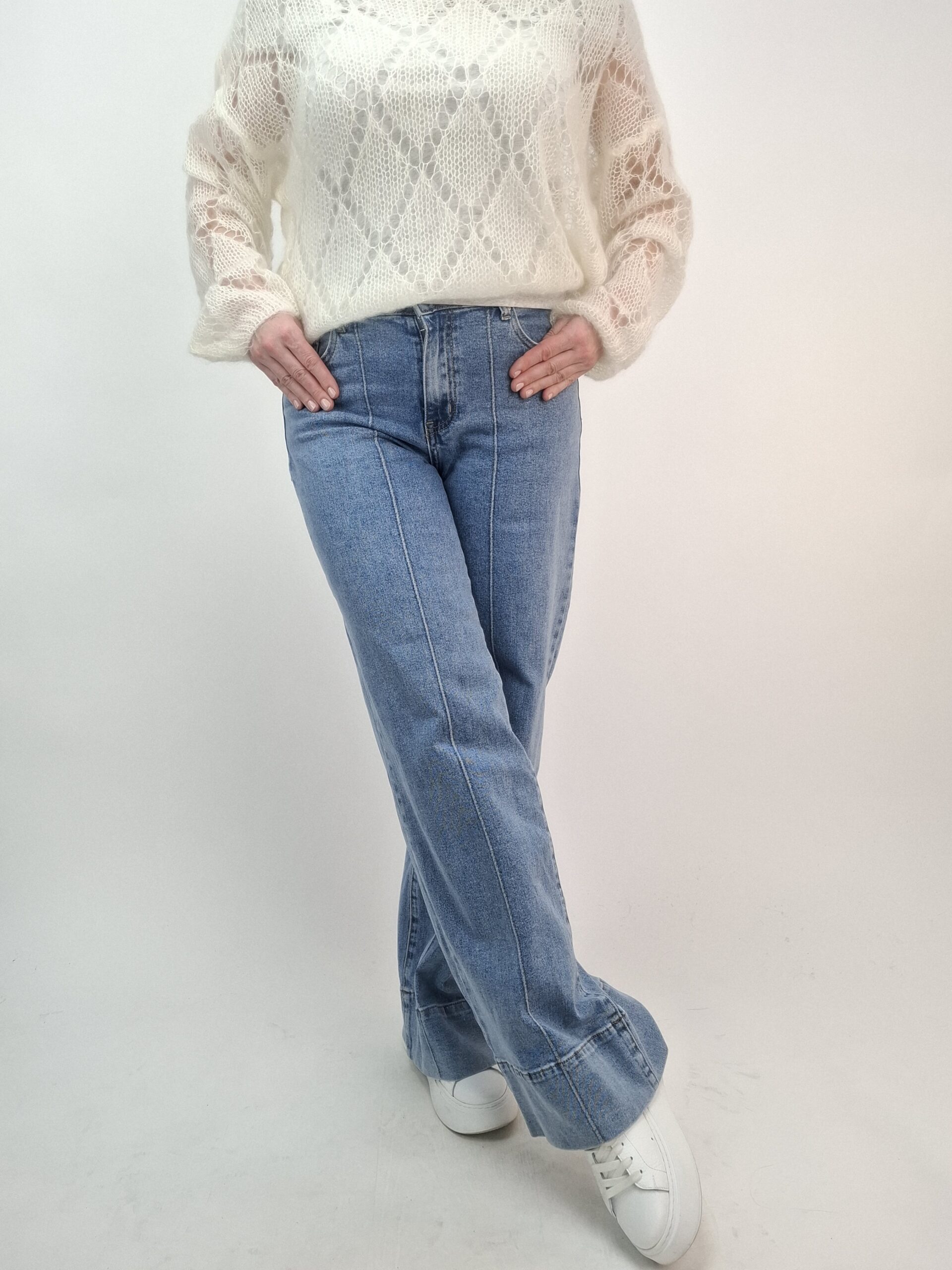Spodnie Jeansy Wide Leg Classic Line z kantką - obrazek 2