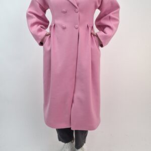 Płaszcz długi jasny różowy taliowany z zaszewkami w pasie, rozmiar uniwersalny