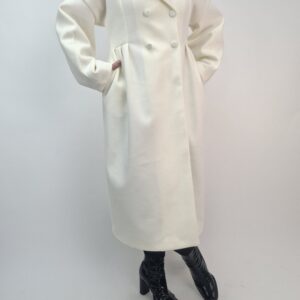 Płaszcz długi śmietankowy taliowany z zaszewkami w pasie, rozmiar uniwersalny