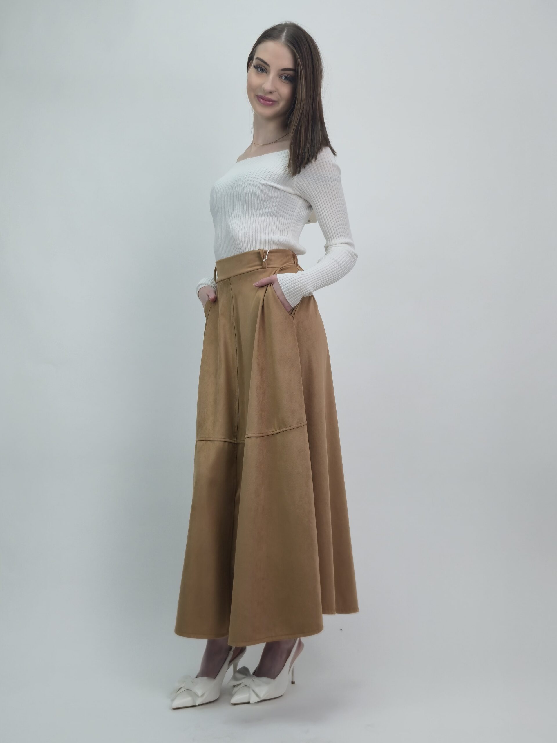 Spódnica midi z e-zamszu – odcień camel - obrazek 3