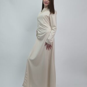 Elegancka sukienka maxi z ozdobną łezką – kobiecy model premium, kolor kokosowy