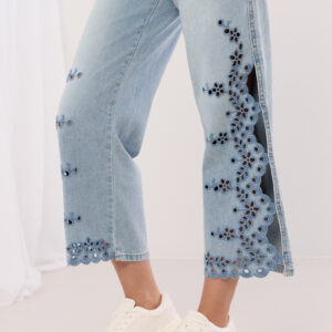 Jeansy damskie z haftem boho i wysokim stanem