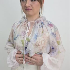 Bluzka Floral Whisper – Pastelowe Kwiaty