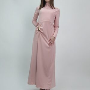 Elegancka sukienka maxi z ozdobną łezką – kobiecy model premium, kolor pudrowy róż