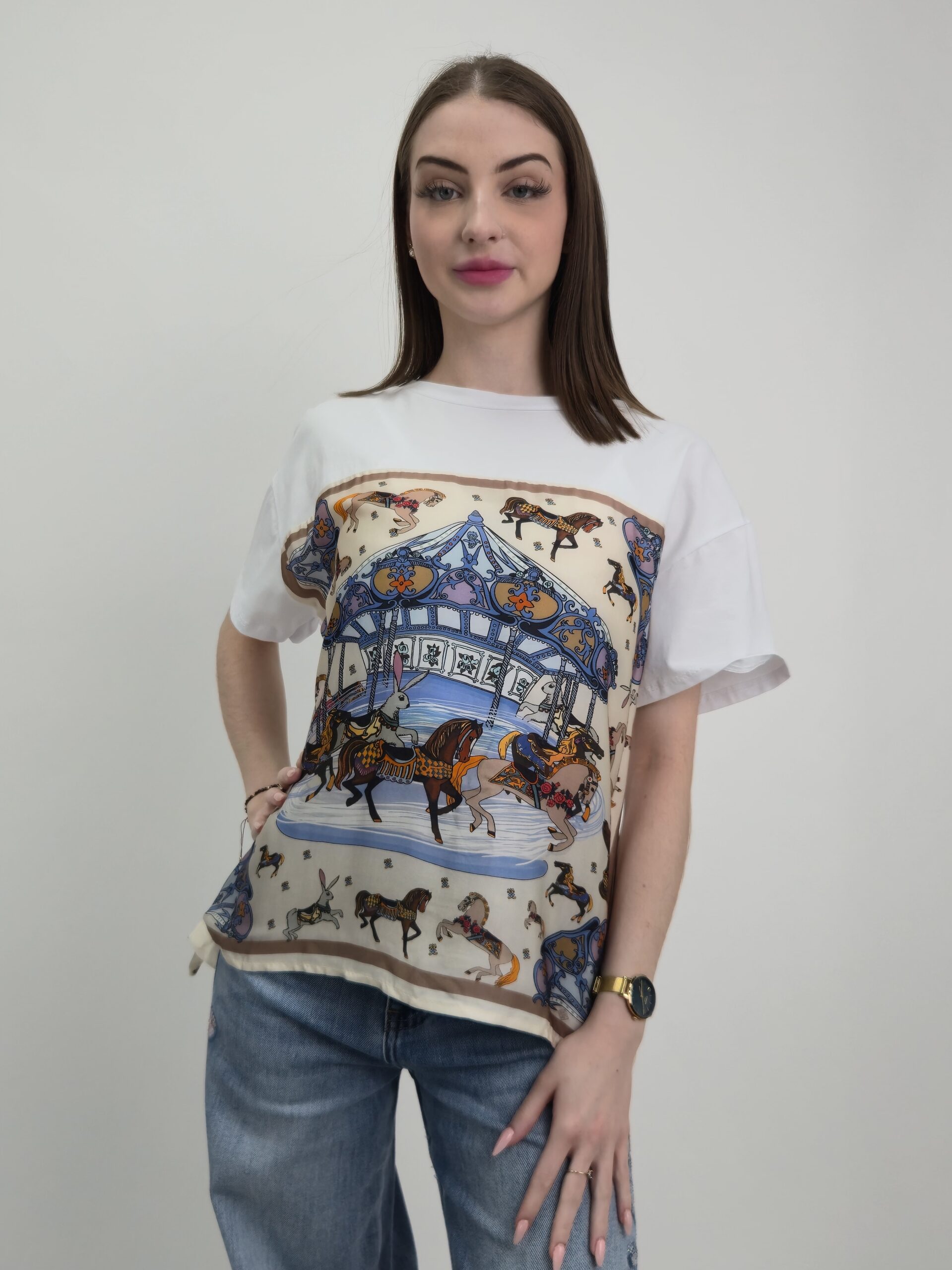 Bluzka dotyk jedwabiu Carousel Print śmietanka
