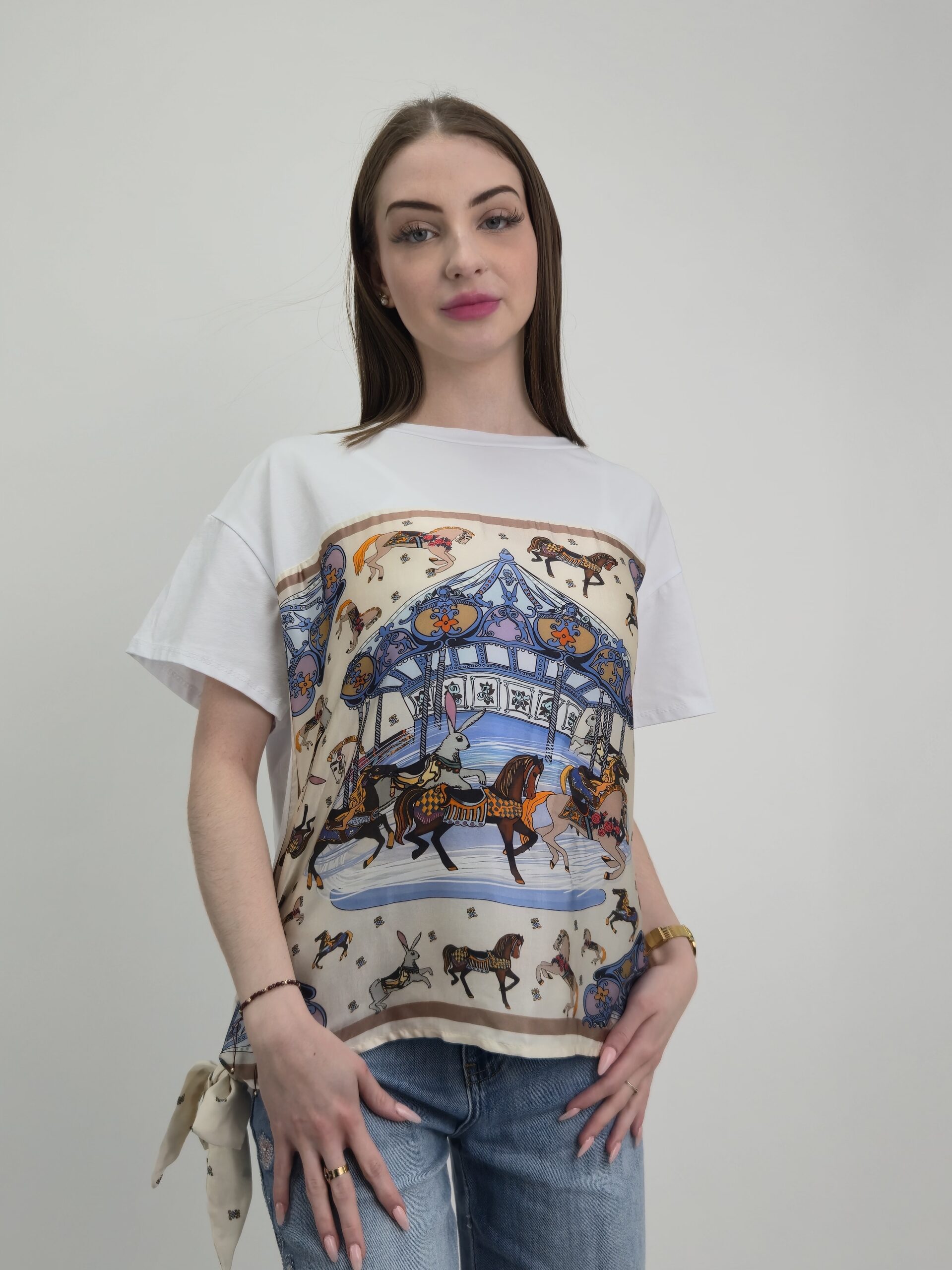 Bluzka dotyk jedwabiu Carousel Print śmietanka - obrazek 2