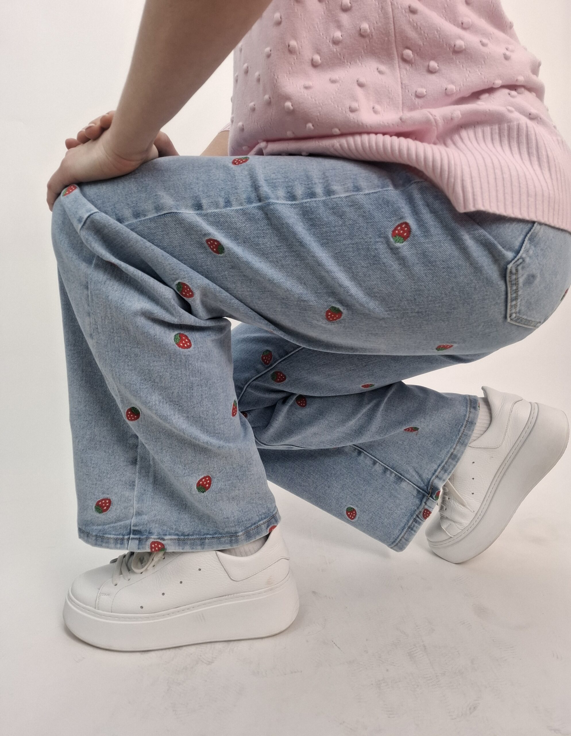 Spodnie Jeansy Strawberry Wide Leg - obrazek 4