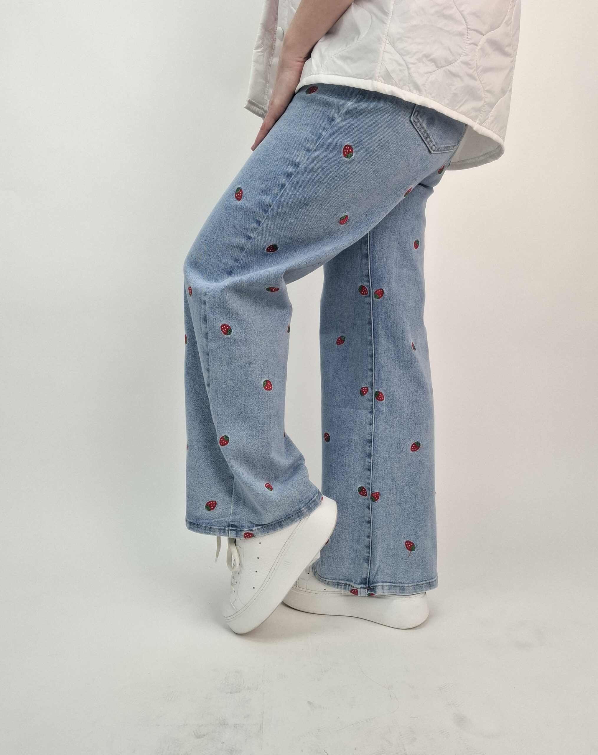 Spodnie Jeansy Strawberry Wide Leg - obrazek 3