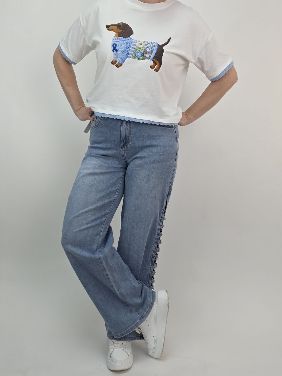 Niesamowite Jeansy z ażurowym bokiem i cyrkoniami bootcut - obrazek 3