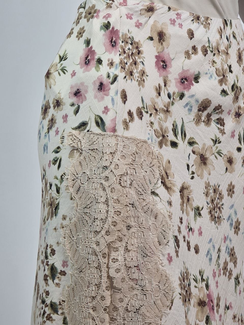 Spódnica Flower Lace Beige Premium z Koronką - obrazek 2