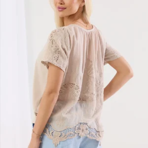 Bluzka Boho z Koronkowymi Plecami – Beż