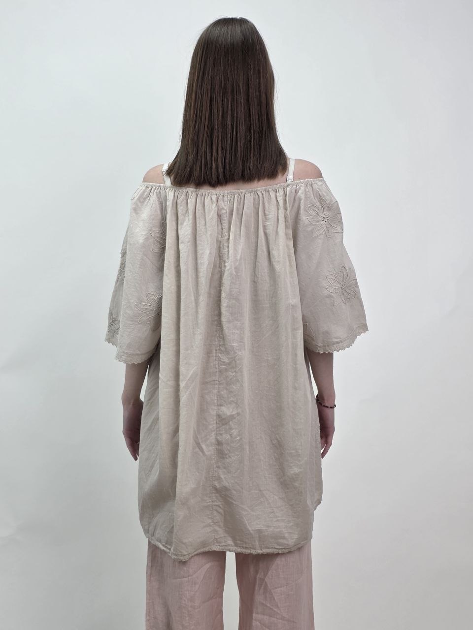 Włoska Bluzka Oversize Fiore Beige – Beżowa - obrazek 3