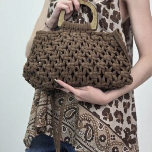Torebka Chocolate Crochet – pleciona torebka premium z drewnianą rączką