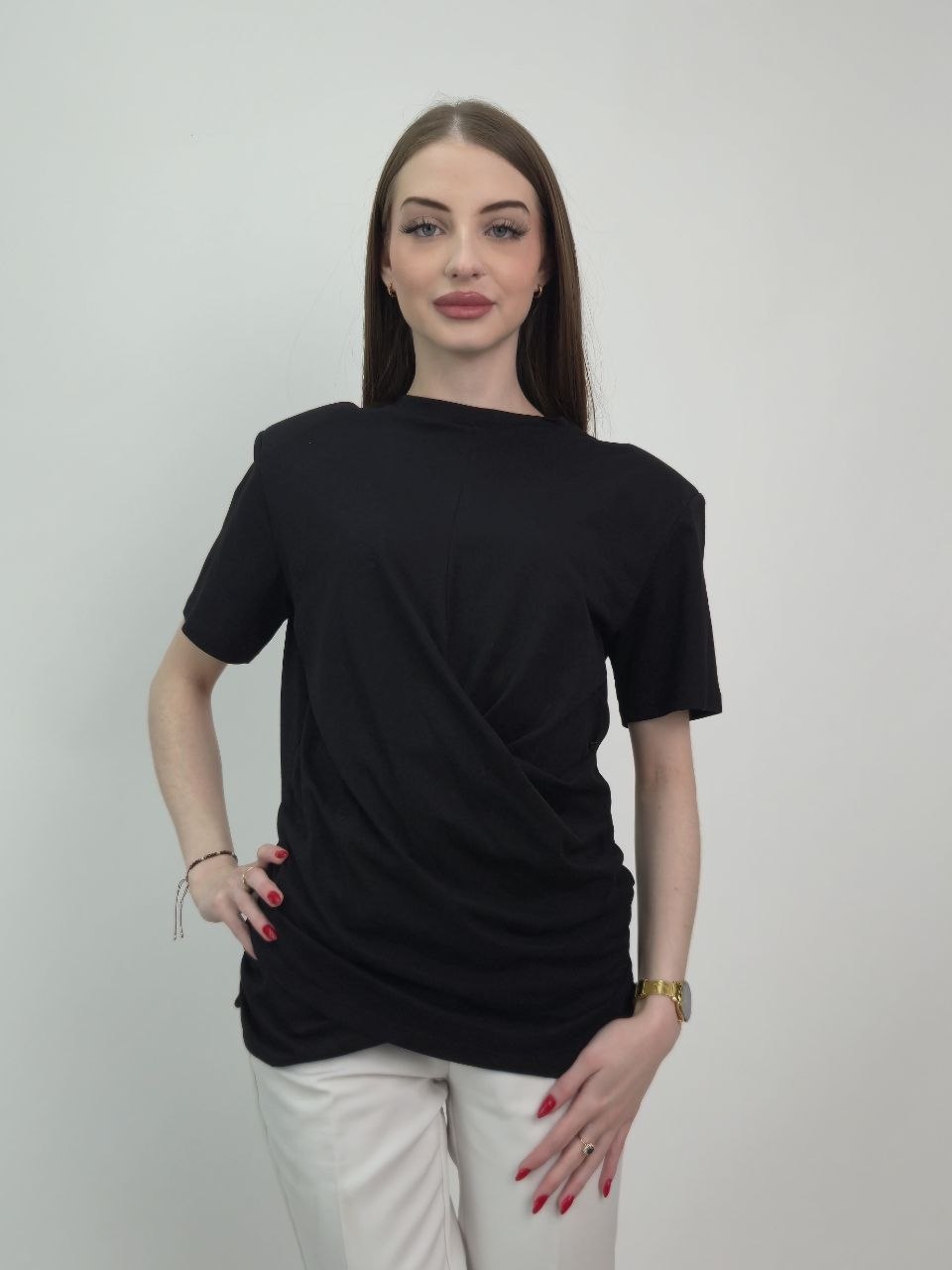Bluzka Jemiołka czarna Elegancja i Komfort