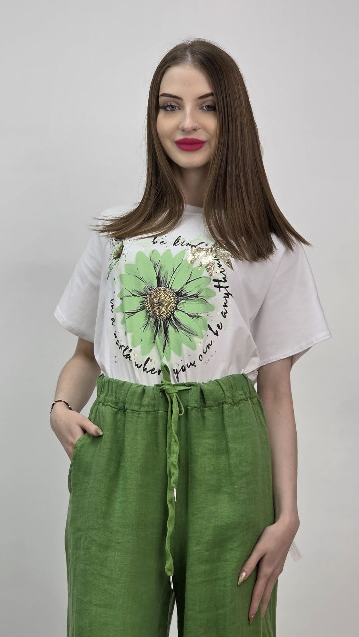 Biały t-shirt z zielonym kwiatem, bawełniany - obrazek 4