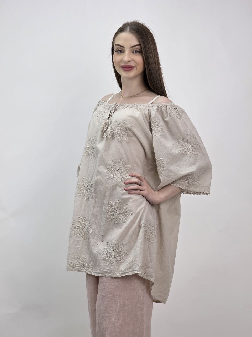 Włoska Bluzka Oversize Fiore Beige – Beżowa - obrazek 2