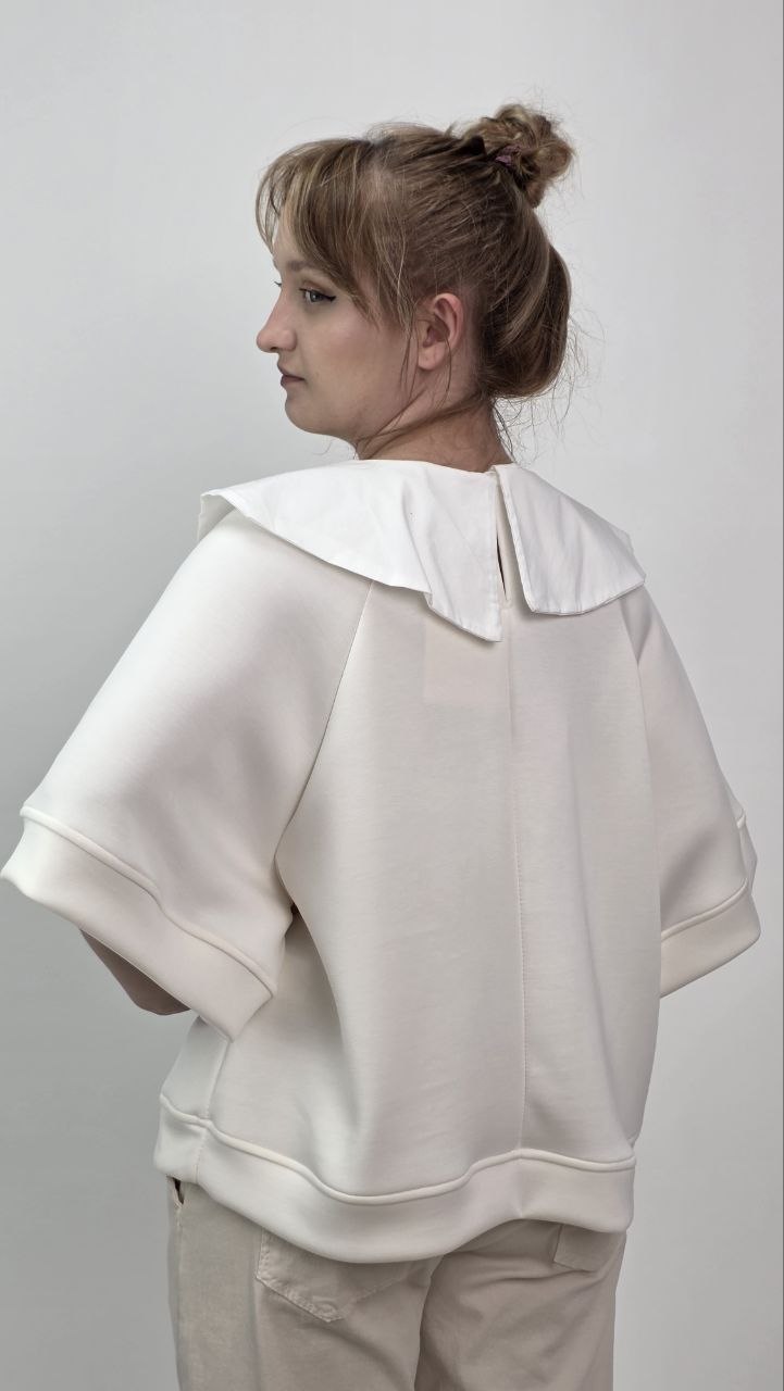 Bluzka Ivory Chic z Oversize Kołnierzem - obrazek 3