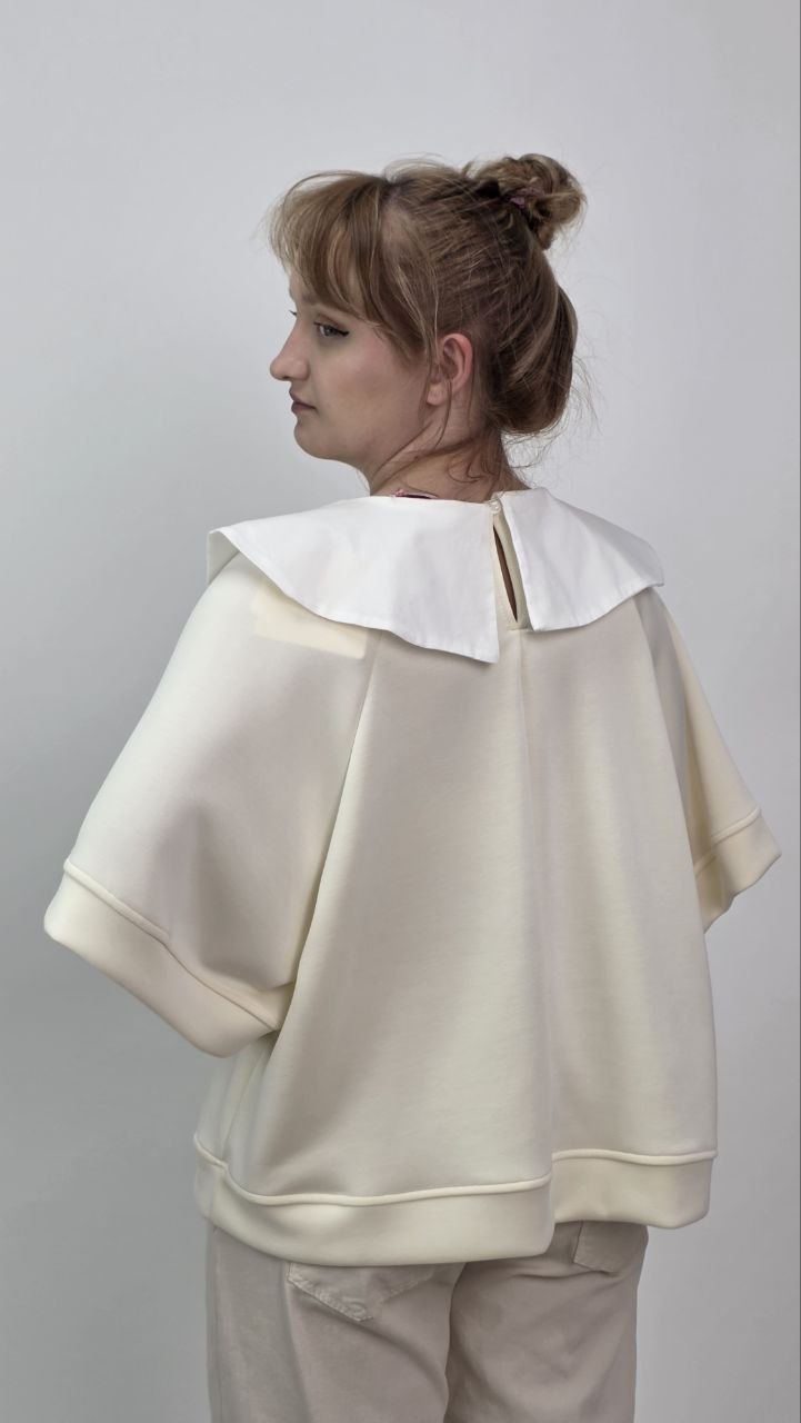 Bluzka Butter Chic z Oversize Kołnierzem Ecru - obrazek 3