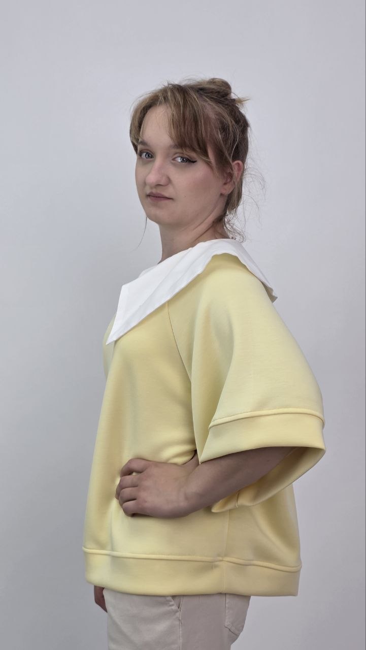 Bluzka Butter Chic z Oversize Kołnierzem - obrazek 2