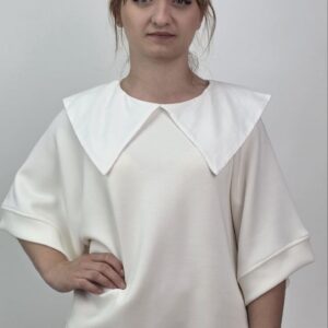 Bluzka Ivory Chic z Oversize Kołnierzem