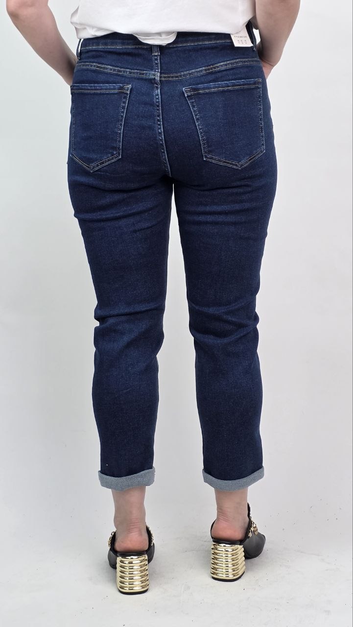 Jeansy z haftowanymi kwiatami plus size - obrazek 3