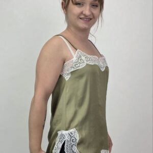 Satynowy top Miho’s z koronką Olive Écru