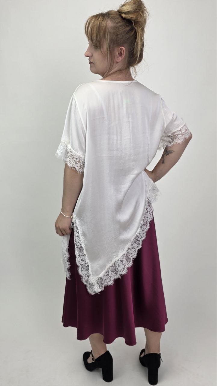Bluzka asymetryczna Lace White z koronką - obrazek 2