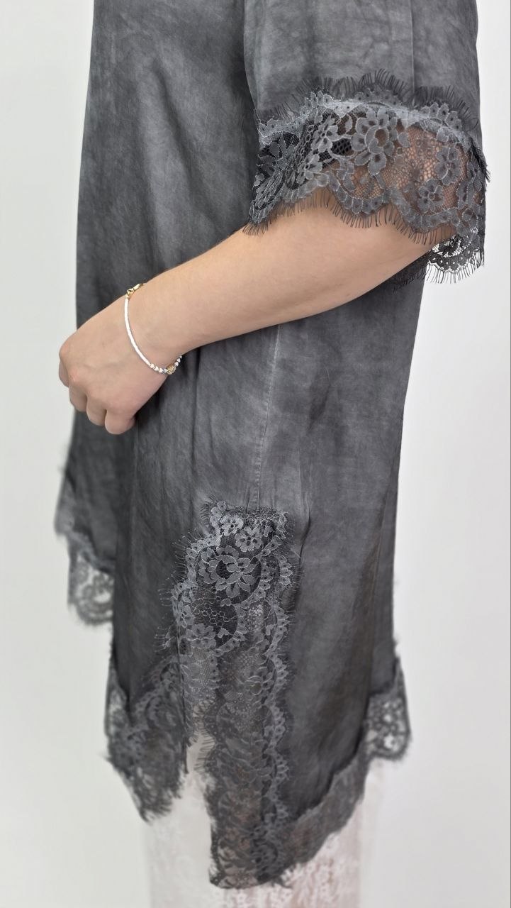Bluzka asymetryczna Lace Graphite z koronką - obrazek 3