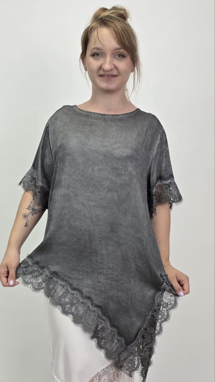 Bluzka asymetryczna Lace Graphite z koronką - obrazek 2